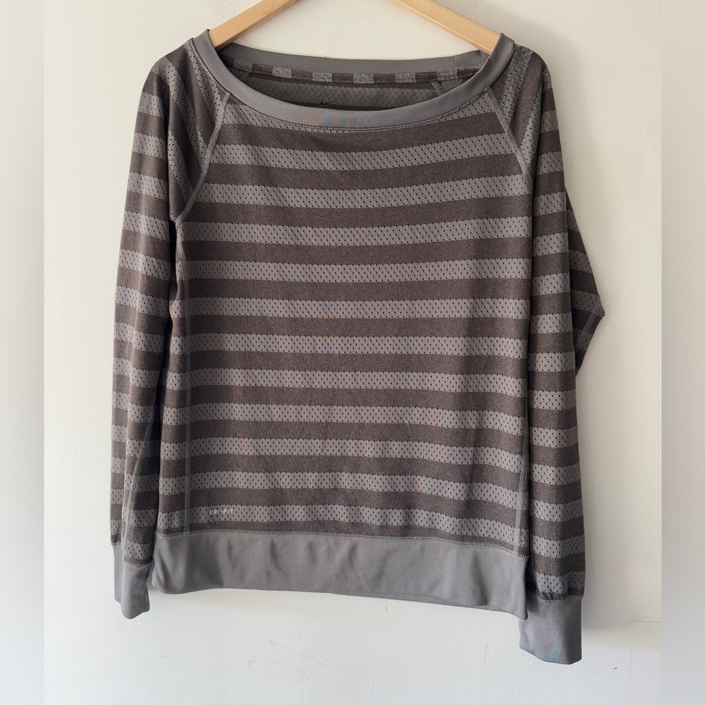 Nike‎ Dri-Fit Long Sleeve Mesh Striped Gray Top
